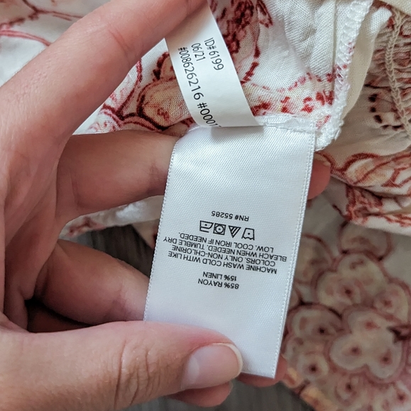 Express Cream Printed Smocked Puff Sleeve Peplum Top Size Medium EUC! - Picture 6 of 9